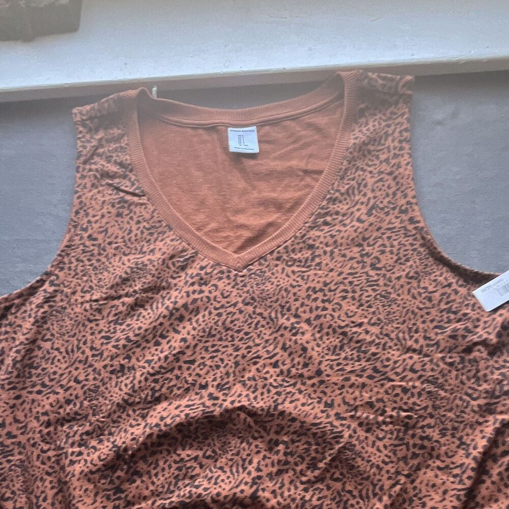 NWT Amazon Essentials Women's Leopard romper V-Neck Pockets L Brown/Black